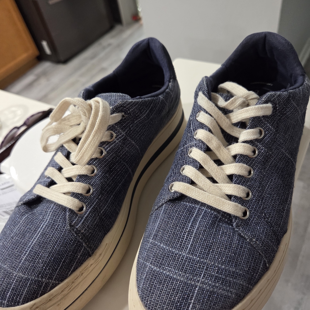 Clarks Navy and Cream Sneakers